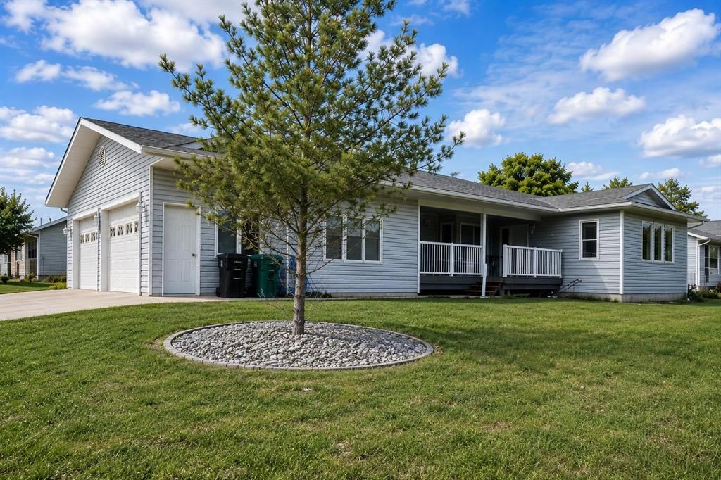 1114 6 Avenue W - Photo 1