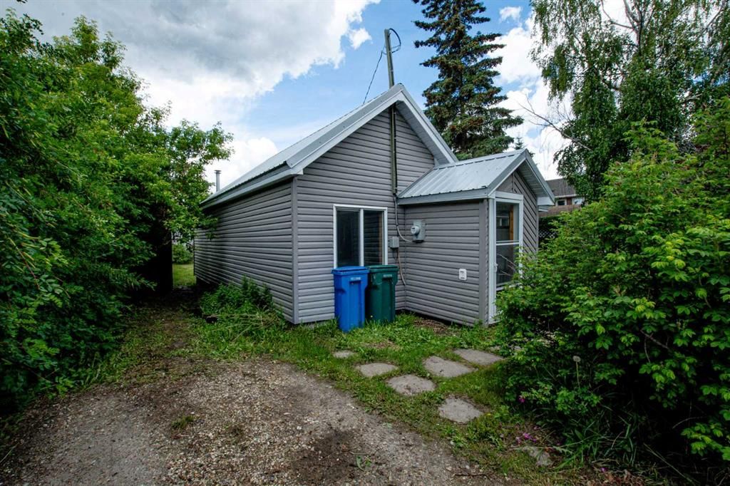 206 7th Street  - Photo 2