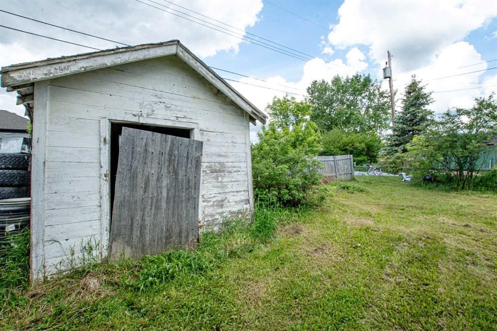 206 7th Street  - Photo 20