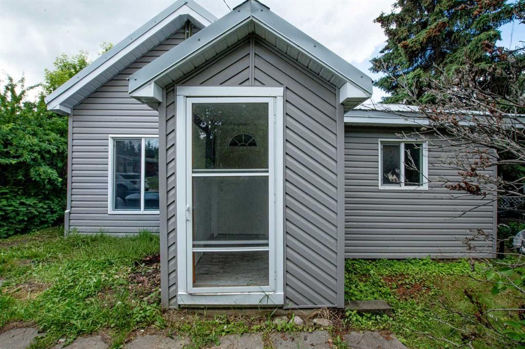 206 7th Street  - Photo 3