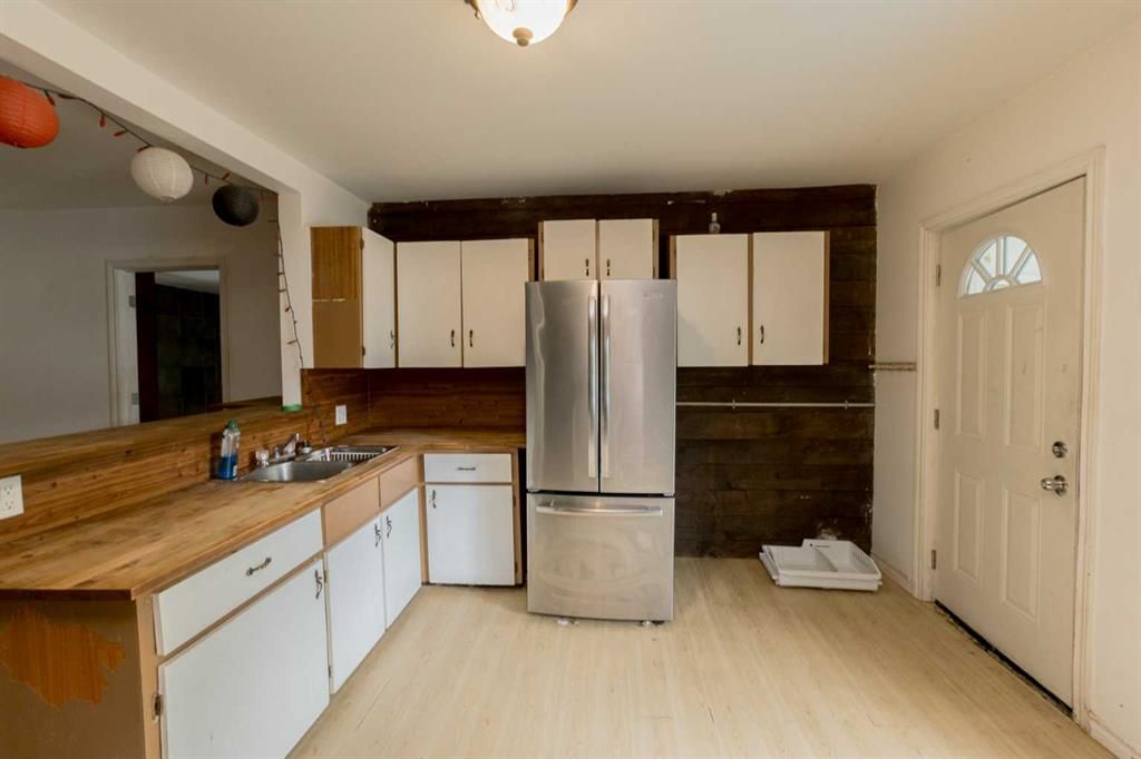 206 7th Street  - Photo 5