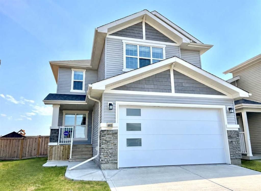 8805 85A Avenue  - Photo 1