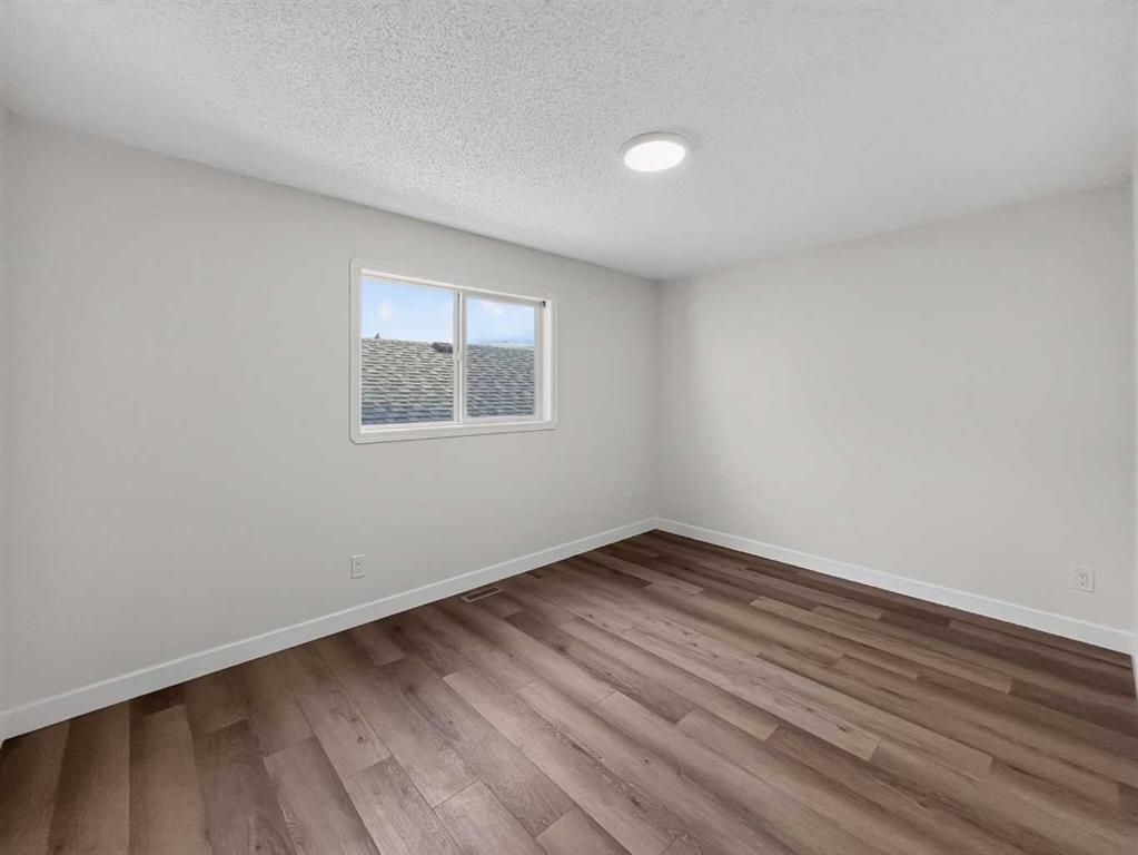 9222 115 Avenue  - Photo 11