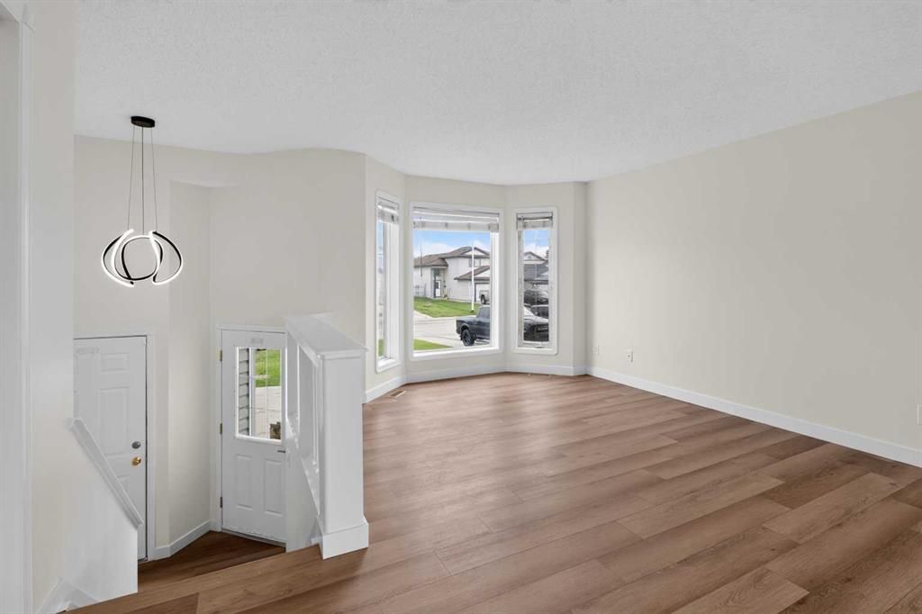 9222 115 Avenue  - Photo 4