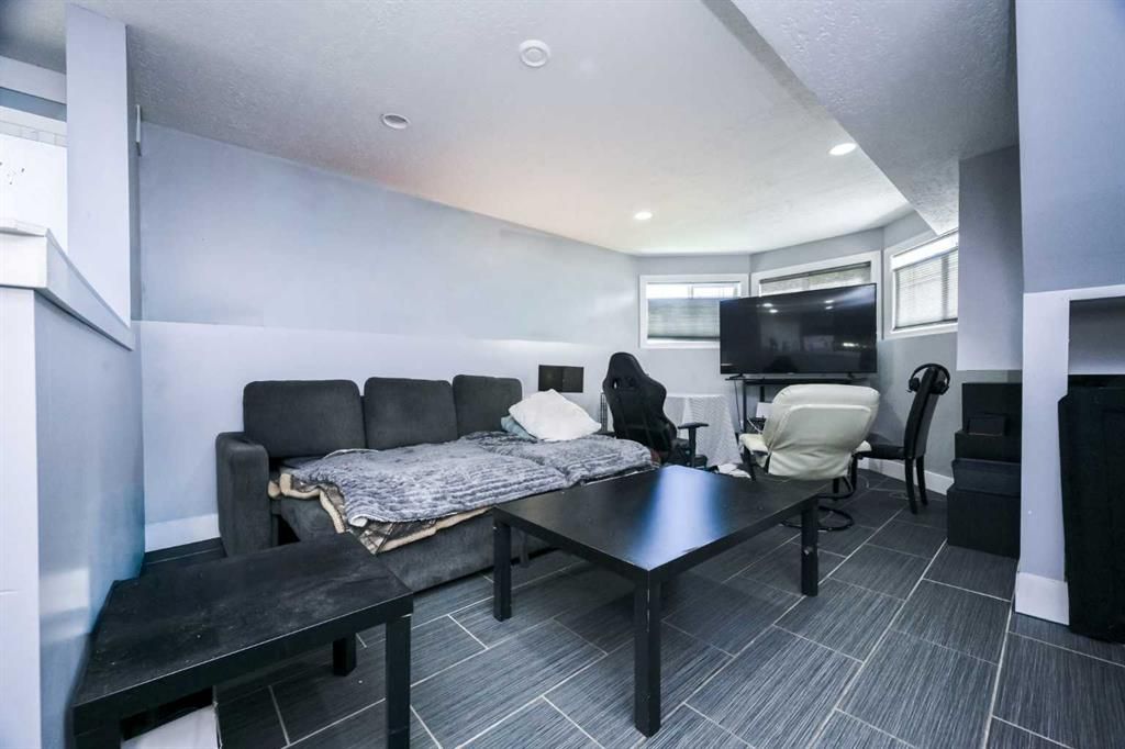 7018 90 Street  - Photo 16
