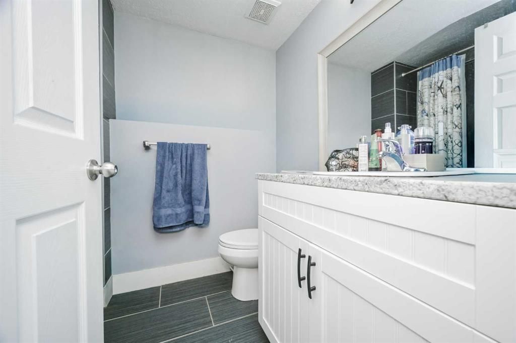 7018 90 Street  - Photo 21