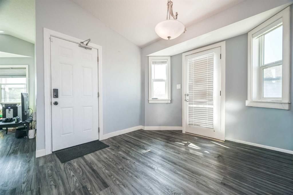 7018 90 Street  - Photo 9