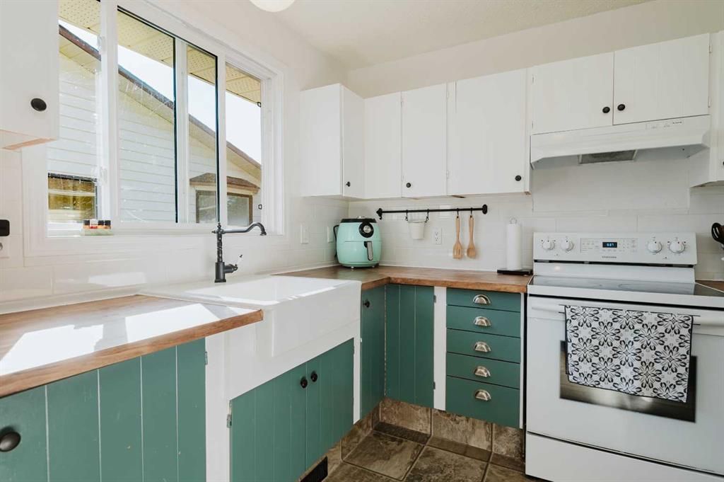9410 70 Avenue  - Photo 8