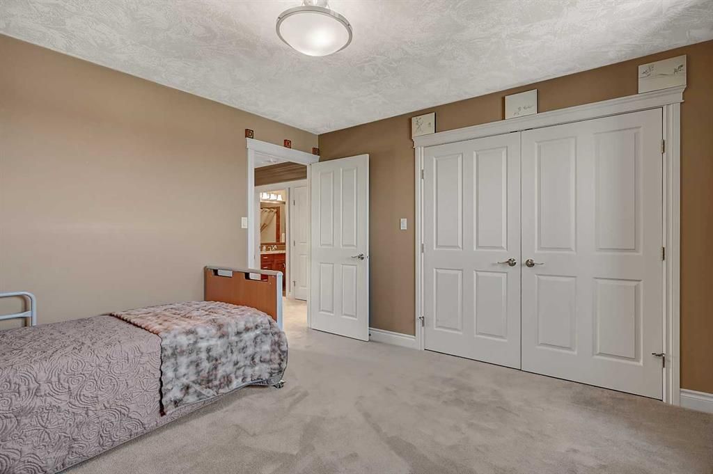 1130 Redlow Drive  - Photo 32