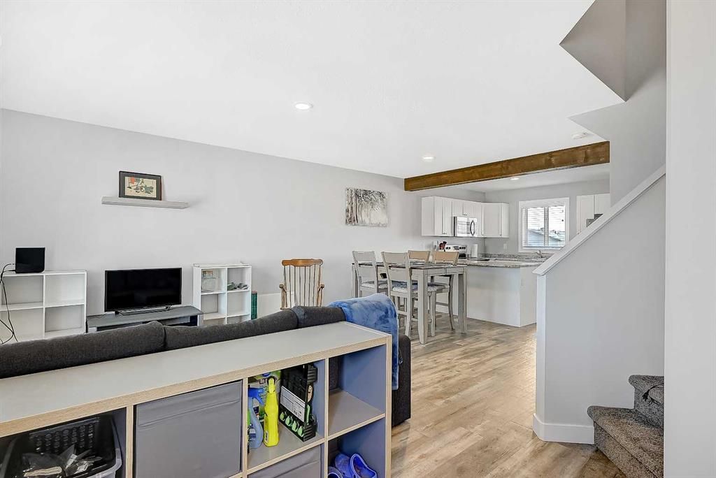 9519D 112 Avenue  - Photo 3