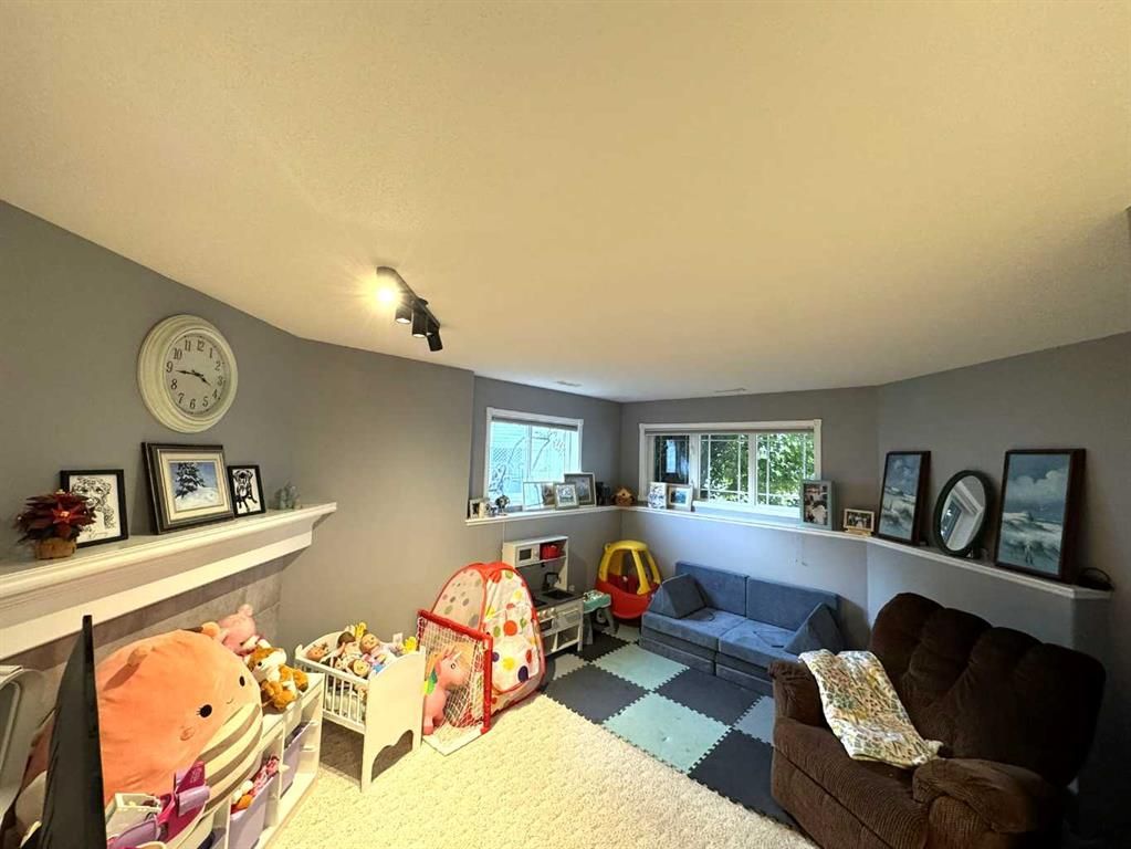 806 Cherry Crescent  - Photo 16