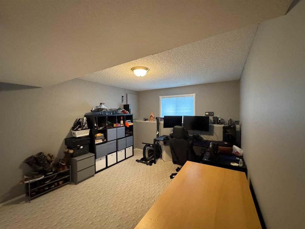 806 Cherry Crescent  - Photo 19