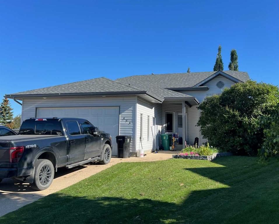 806 Cherry Crescent  - Photo 2