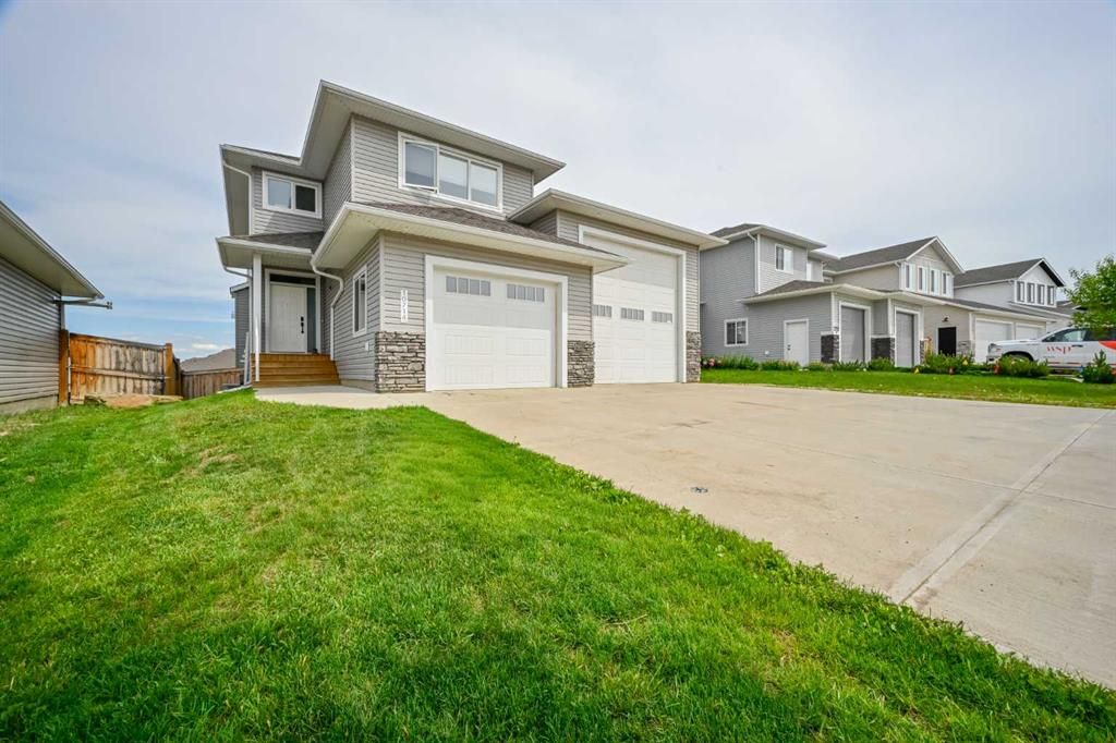 10714 150 Avenue - Photo 1
