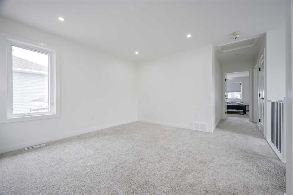 10714 150 Avenue  - Photo 14