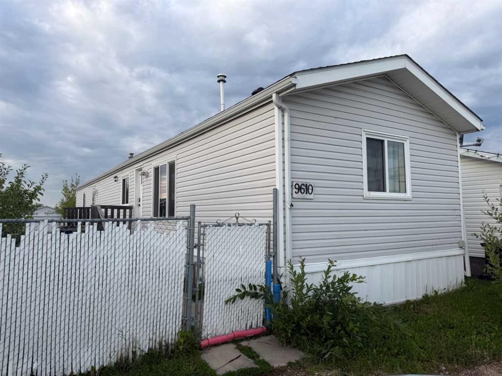 9610 101 Avenue - Photo 2