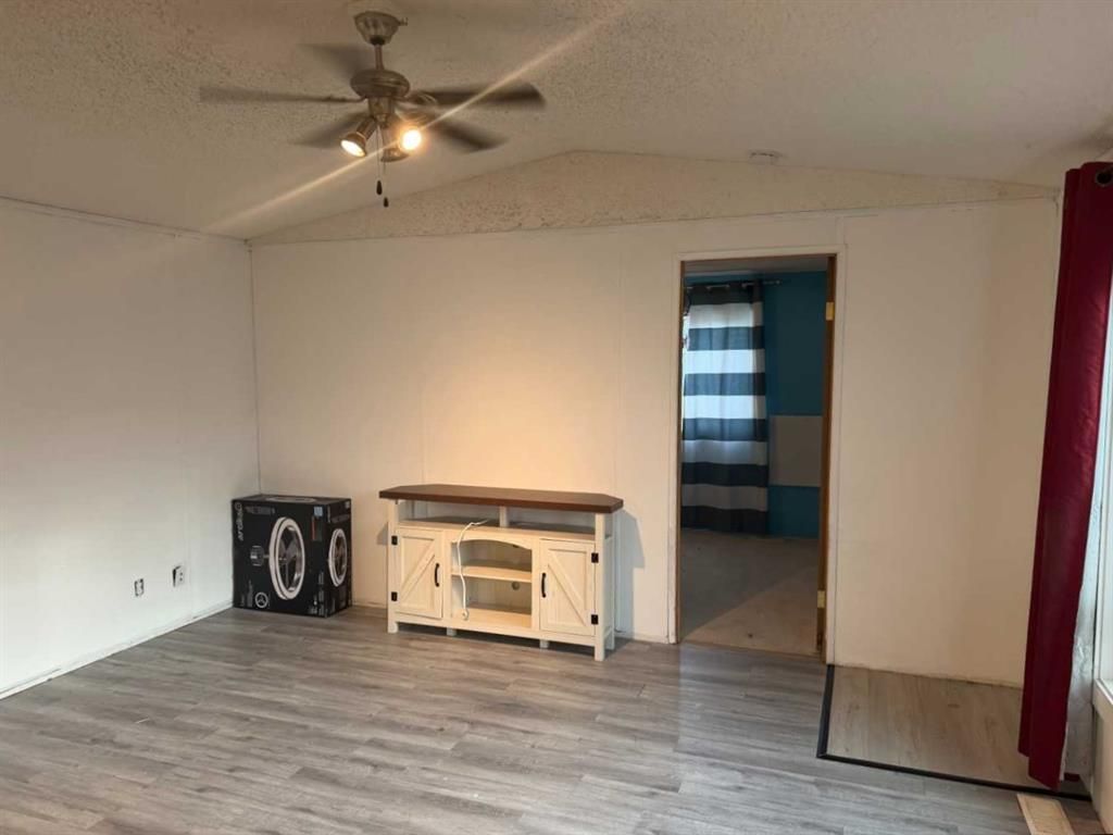 9610 101 Avenue  - Photo 5