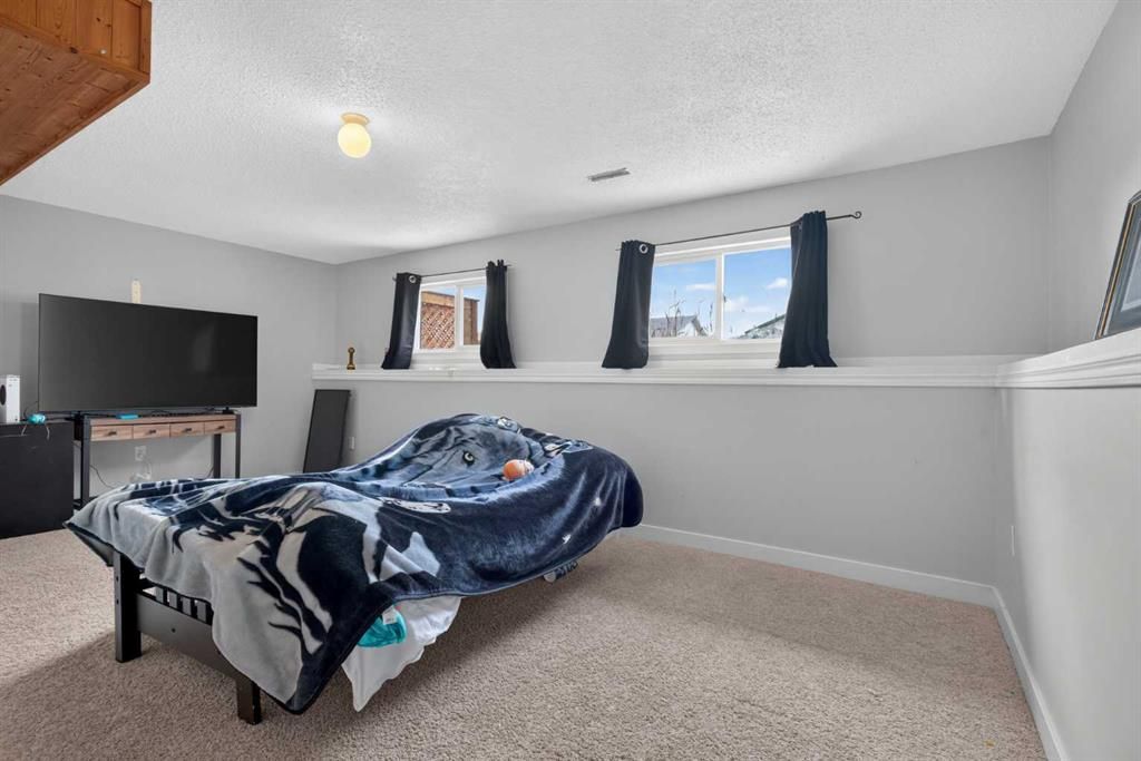 10004, 93 Ave   - Photo 15
