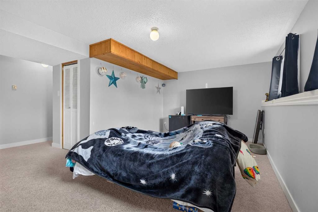 10004, 93 Ave   - Photo 16