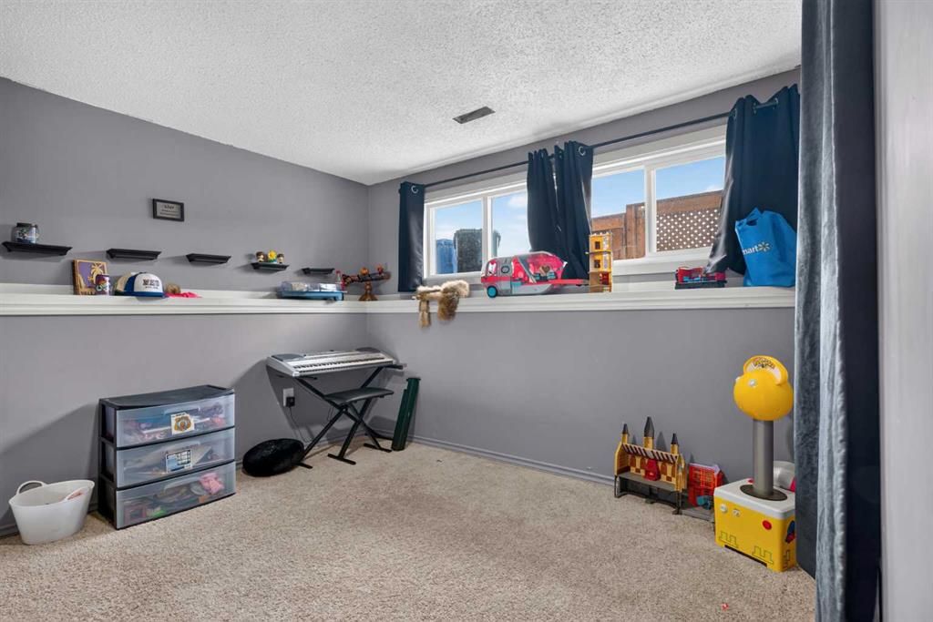 10004, 93 Ave   - Photo 18