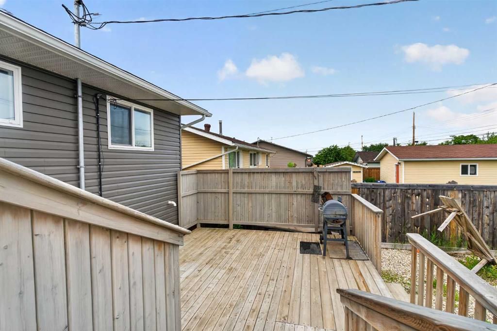 10004, 93 Ave   - Photo 22