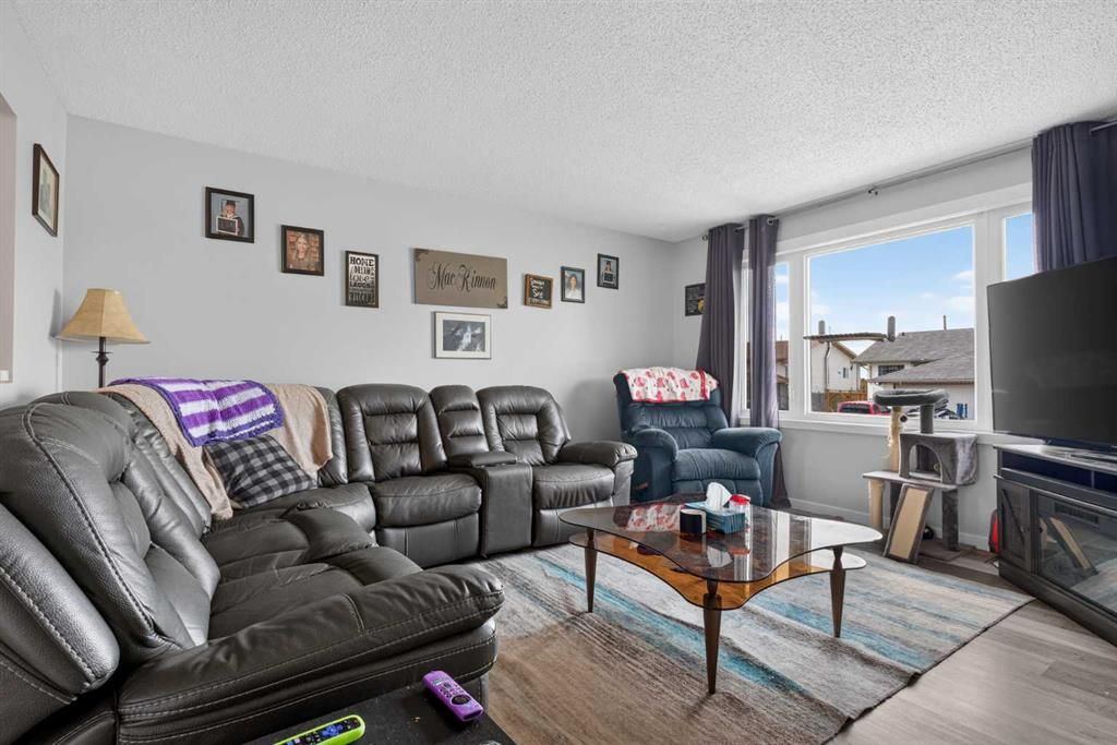 10004, 93 Ave   - Photo 5