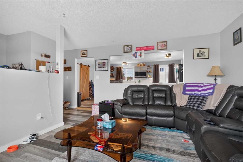 10004, 93 Ave   - Photo 6