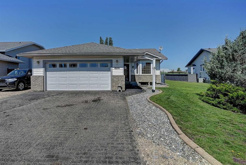 8206 107 Street  - Photo 2