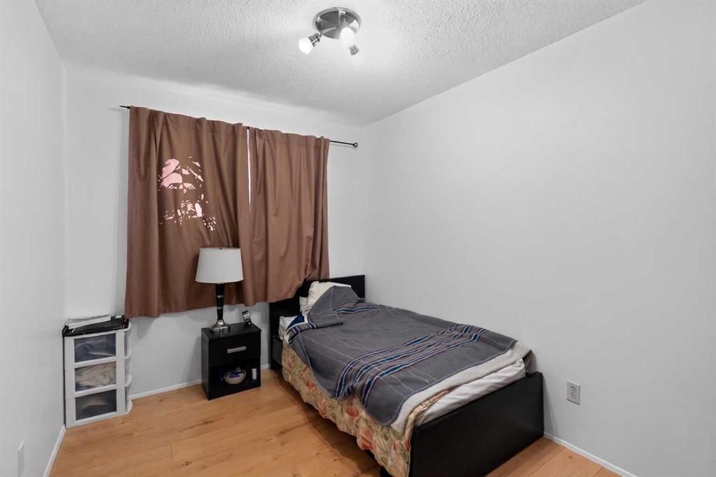 9205 111 Avenue   - Photo 9