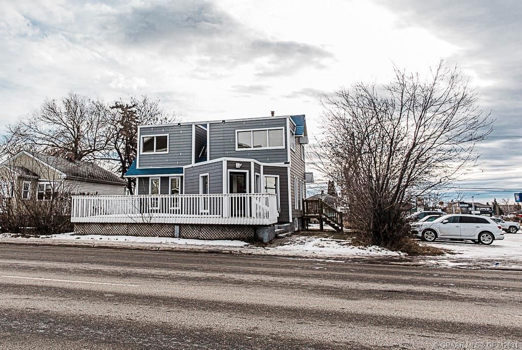 9731 100 Avenue - Photo 1