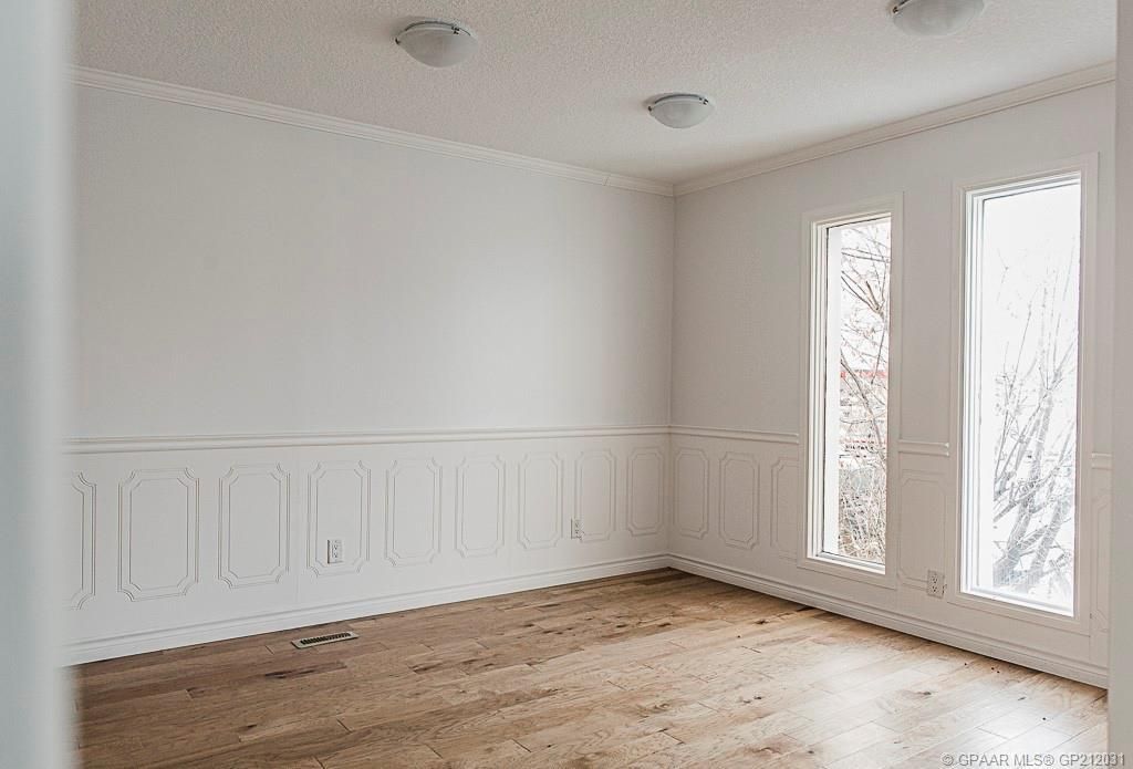 9731 100 Avenue  - Photo 8