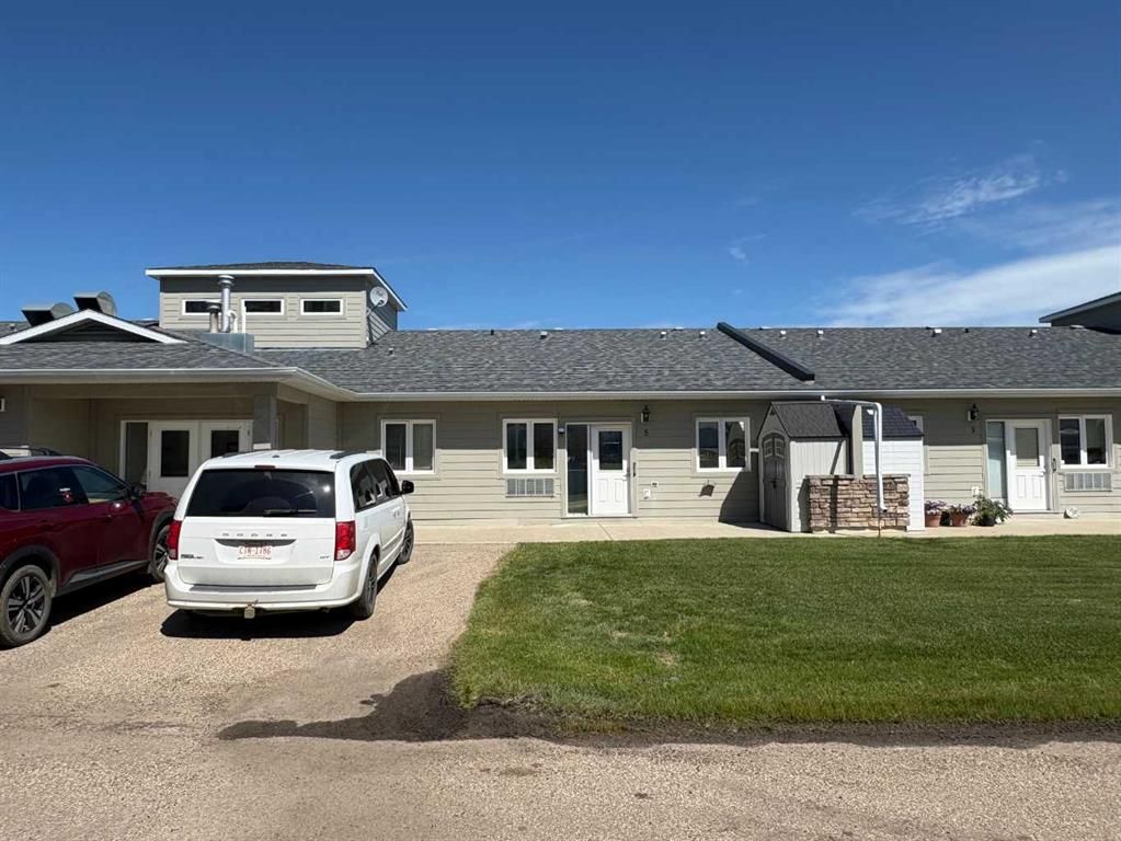 5, 4304 51 Street  - Photo 1