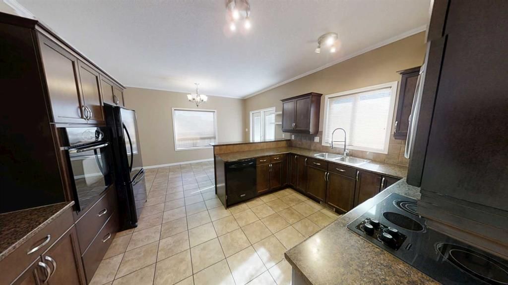 7613 114 Street  - Photo 6