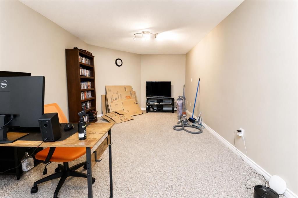 9616 76 Avenue   - Photo 10