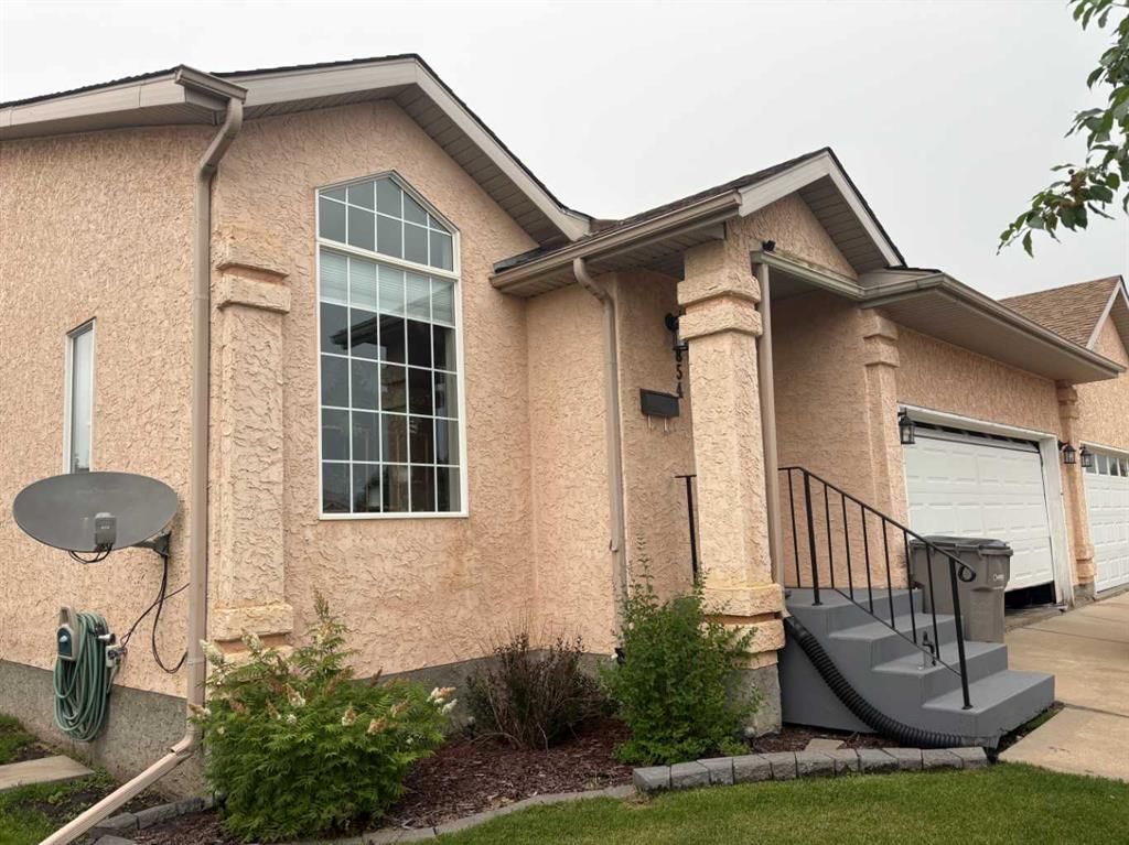 8854 106 Avenue - Photo 1