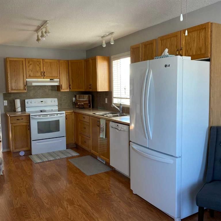 8854 106 Avenue  - Photo 3