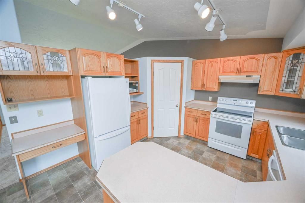 902 Birch Street  - Photo 18