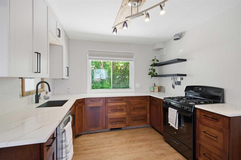 10122 106 Avenue  - Photo 10