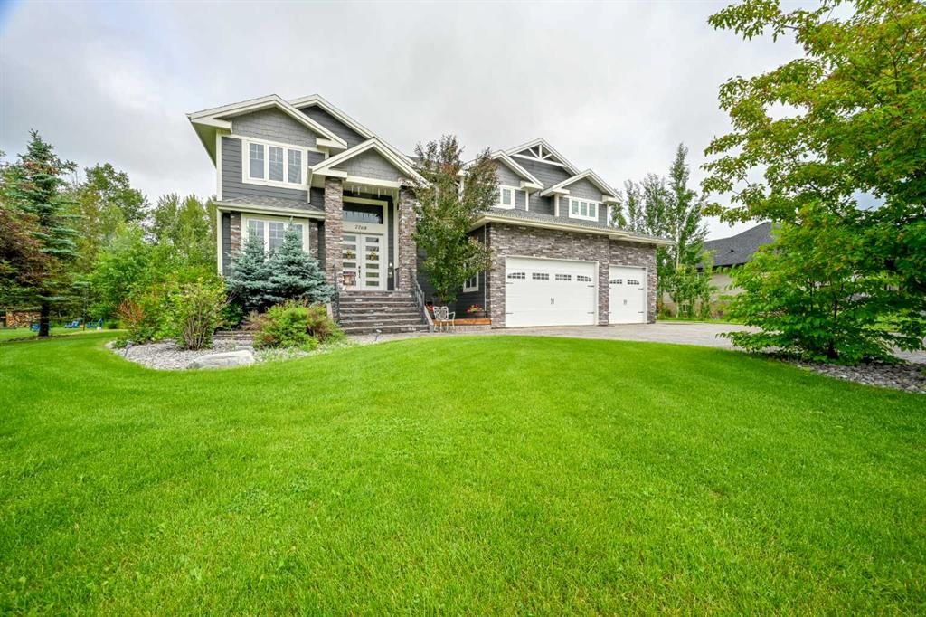7768 65 Avenue  - Photo 1