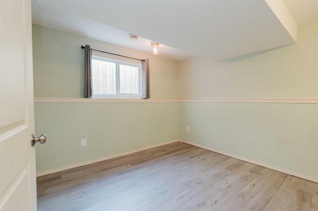 8610- 102A Ave   - Photo 31