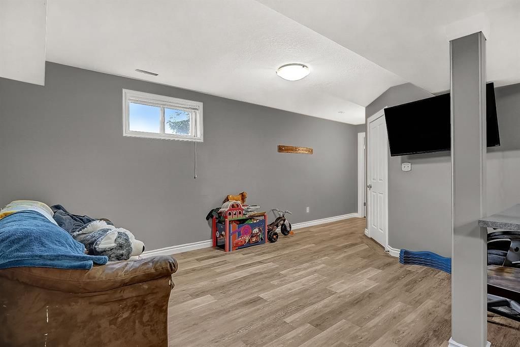 601 6 Avenue  - Photo 24