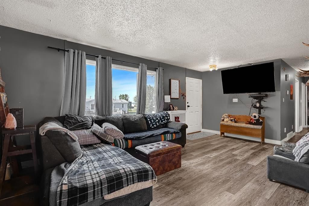 601 6 Avenue  - Photo 3