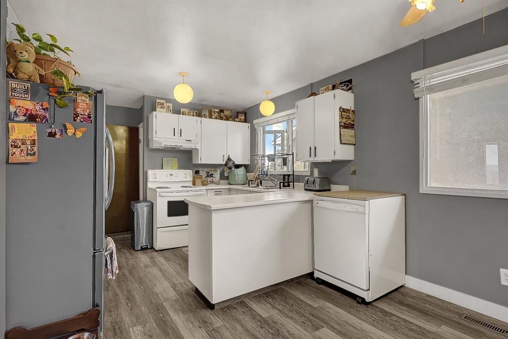 601 6 Avenue  - Photo 8