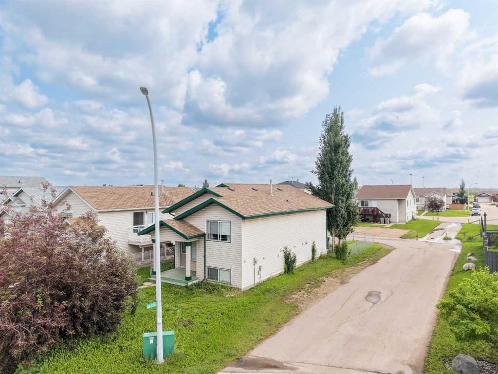 10761 74 Avenue  - Photo 39