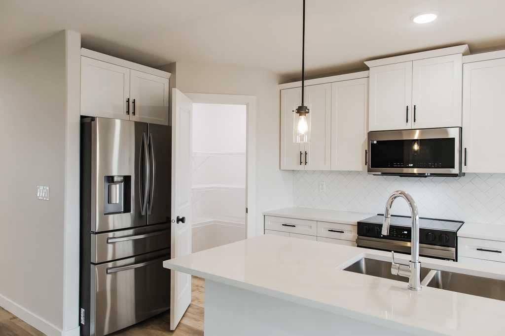 9617 Hillcrest Drive  - Photo 8