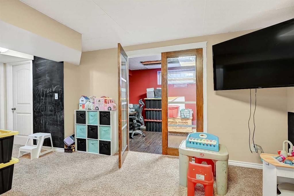 8821 88 Street  - Photo 29