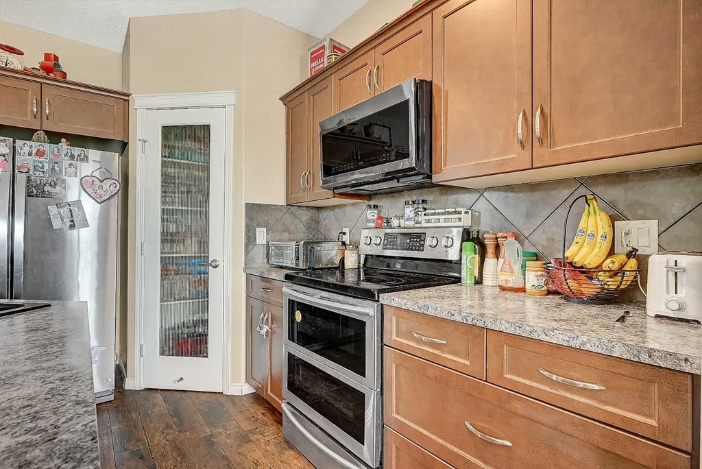 8821 88 Street  - Photo 3