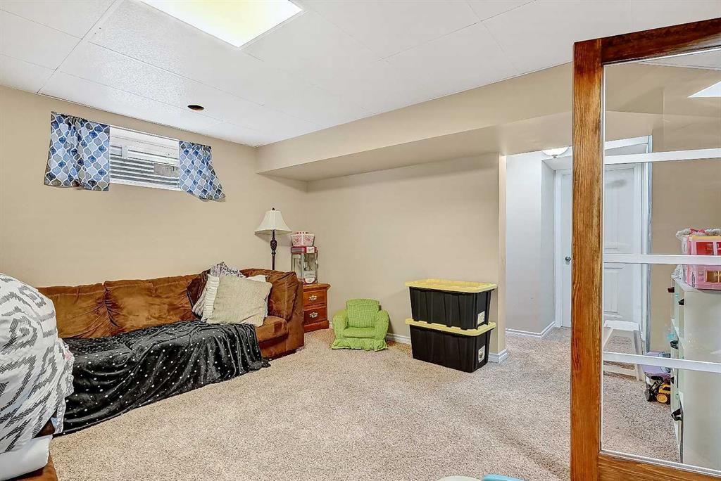 8821 88 Street  - Photo 30
