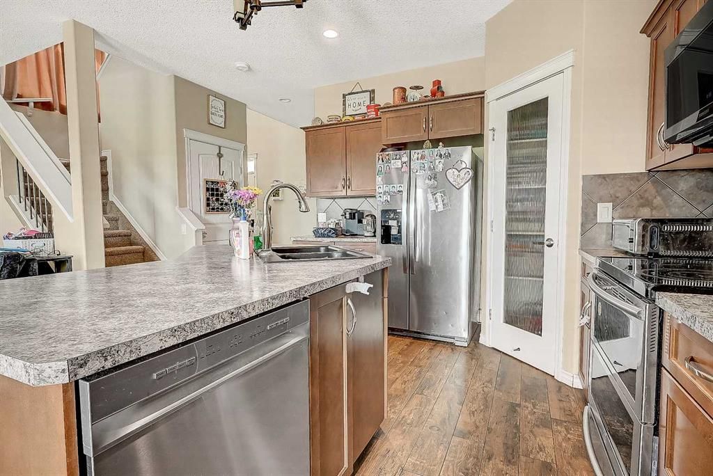 8821 88 Street  - Photo 4