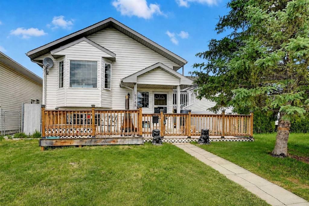 9748 123 Avenue  - Photo 1